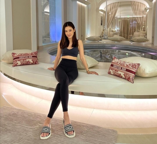 karen vendela feet 1