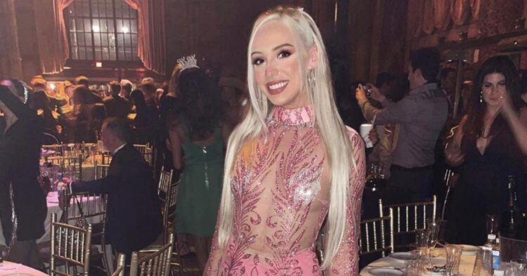 kariselle snow feet 5