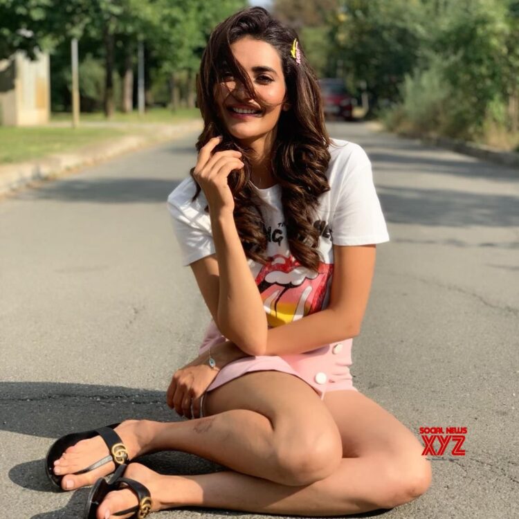karishma tanna feet 6