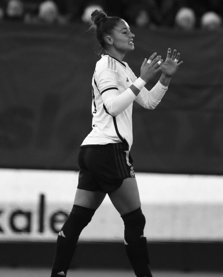 karla camacho feet 6