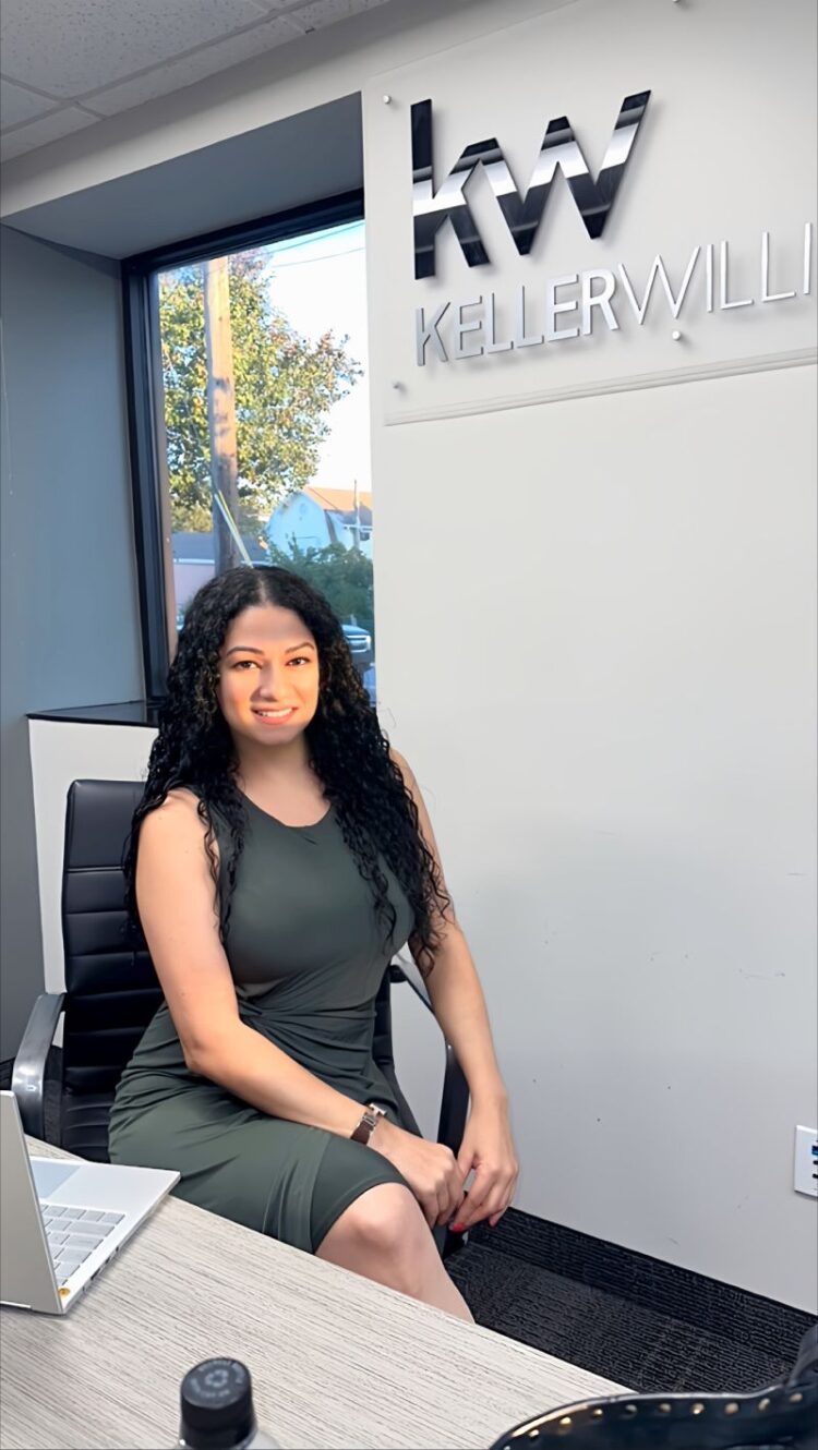 karoline rodriguez feet 5