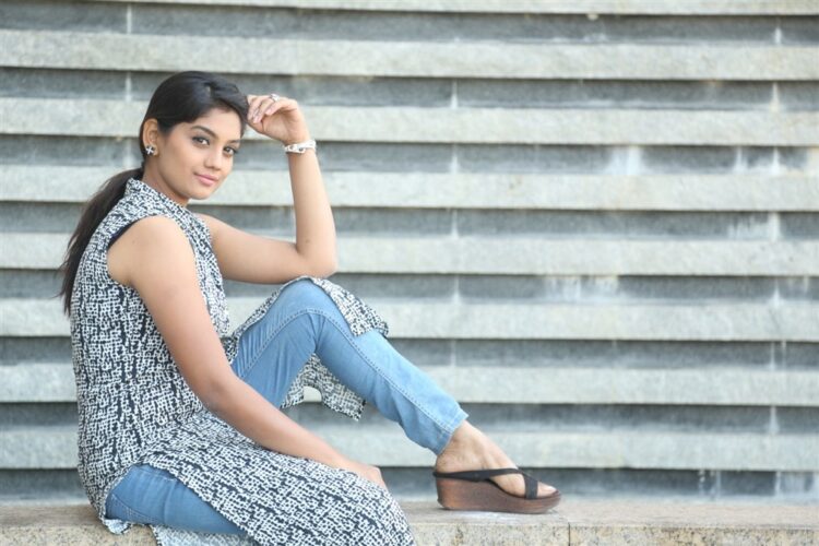 karuunaa bhushan feet 2