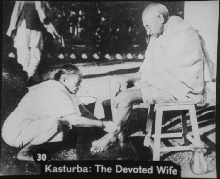 kasturba gandhi feet 1