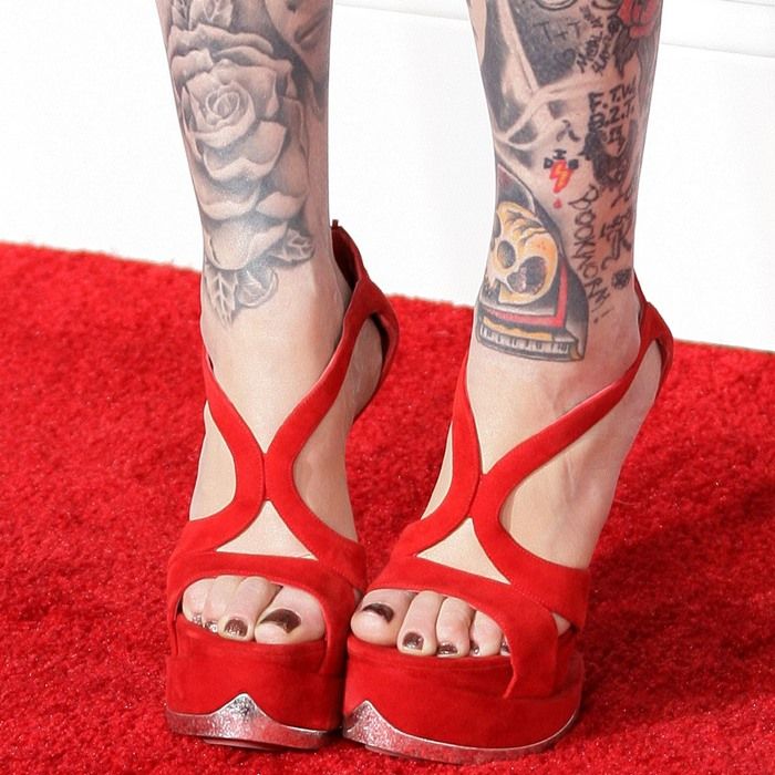 kat von d feet 6