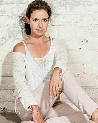 kate atkinson feet 4