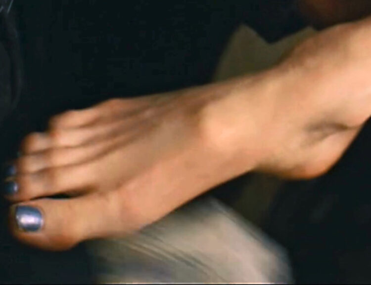 kate beckinsale feet 3