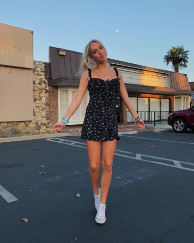 kate elisabeth feet 2