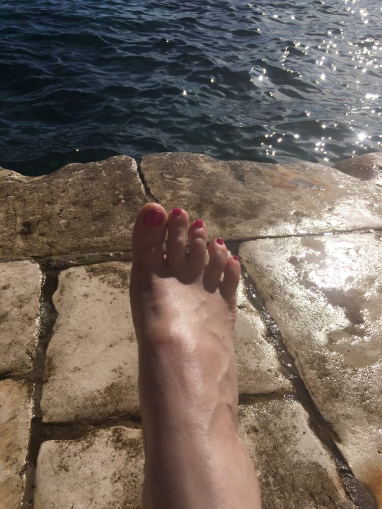 kate ford feet 5