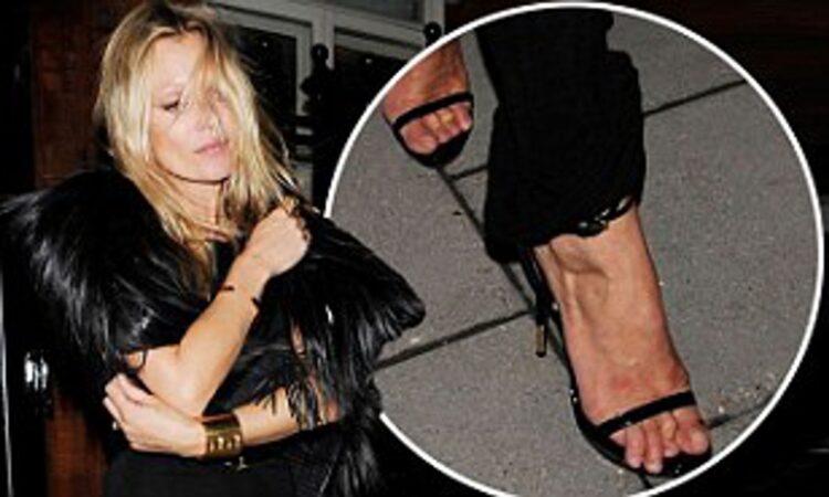 kate moss feet 1