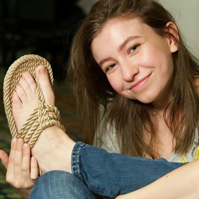 katelyn taylor feet 5