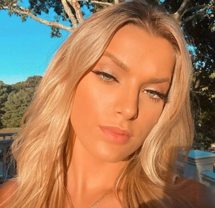 katerina carney feet 3