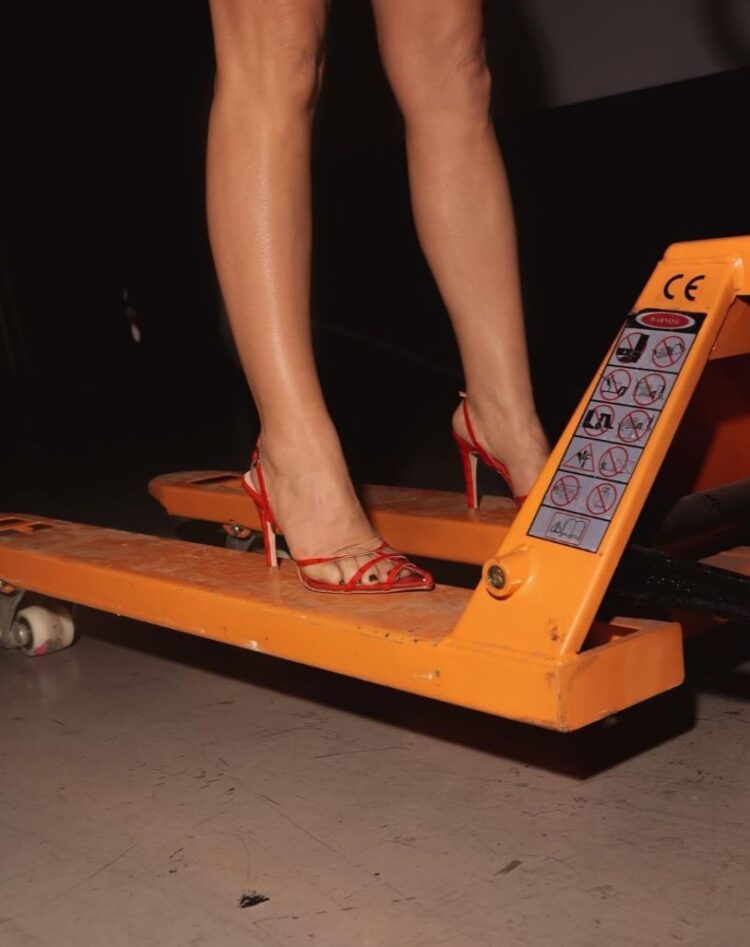 katerina karavatou feet 5