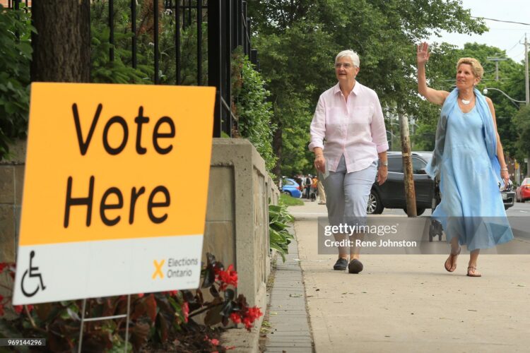 kathleen wynne feet 5