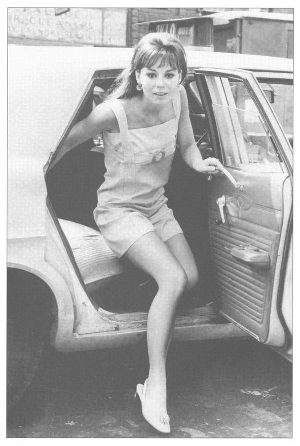 kathryn leigh scott feet 5