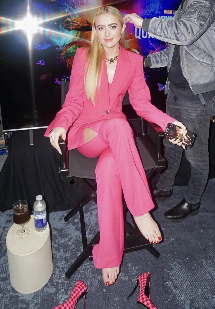 kathryn newton feet 2