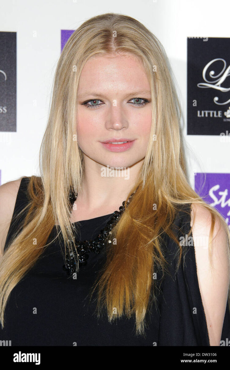 katia elizarova feet