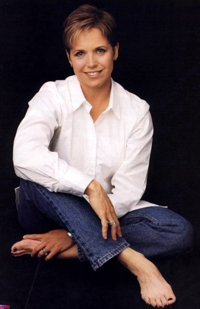 katie couric feet
