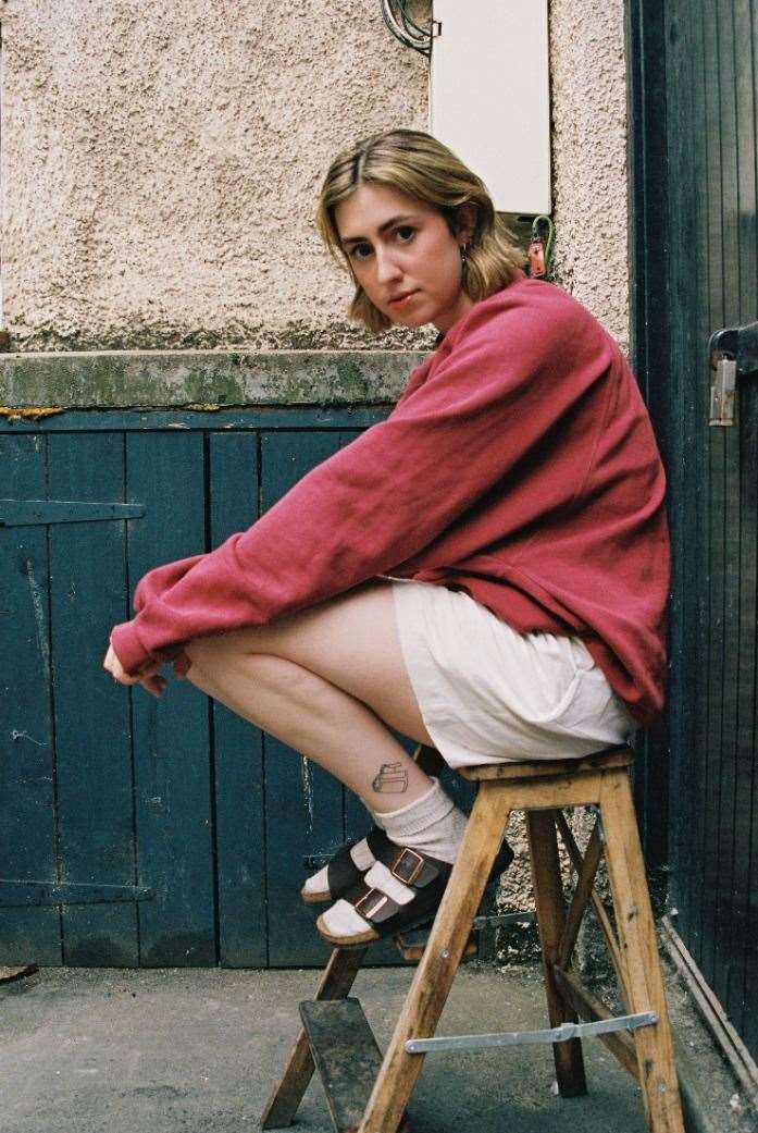 katie gregson macleod feet 1