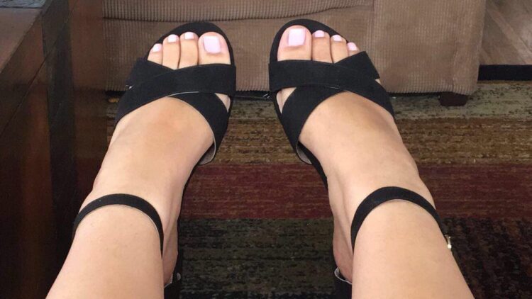 katie leblanc feet 2