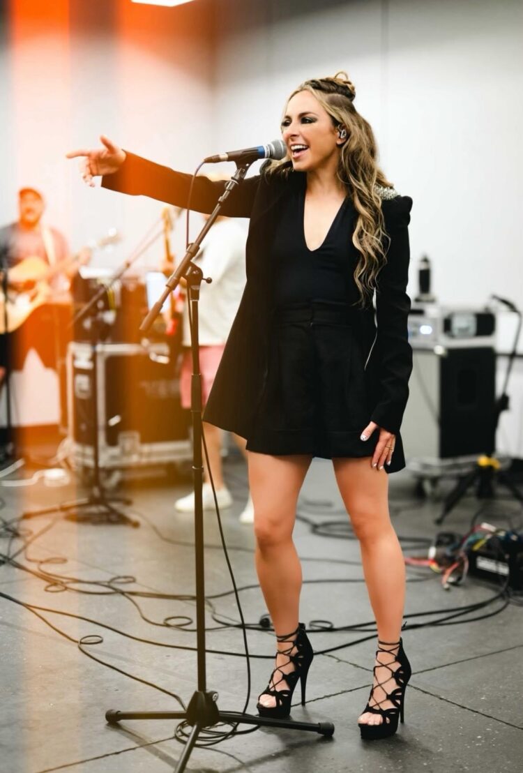 katie linendoll feet 4