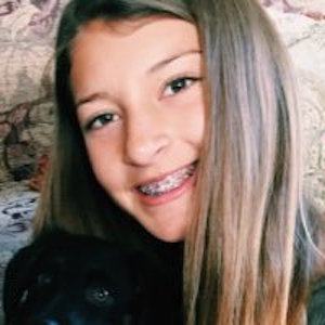 katie rugnetta feet 3