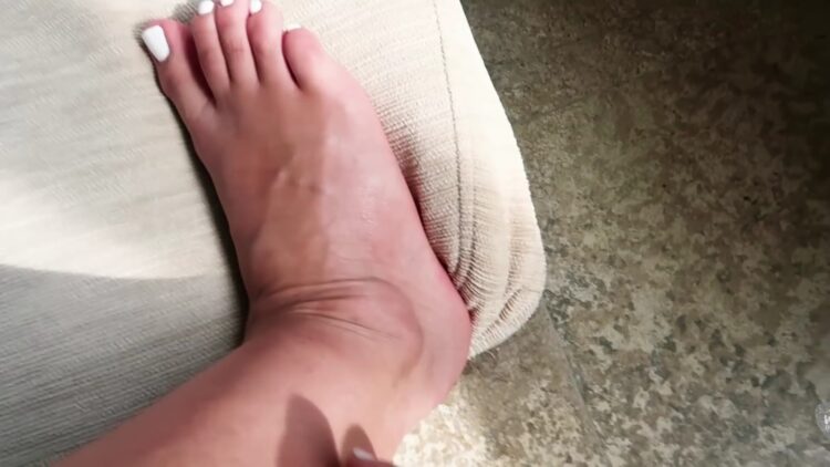 katy esquivel feet 1