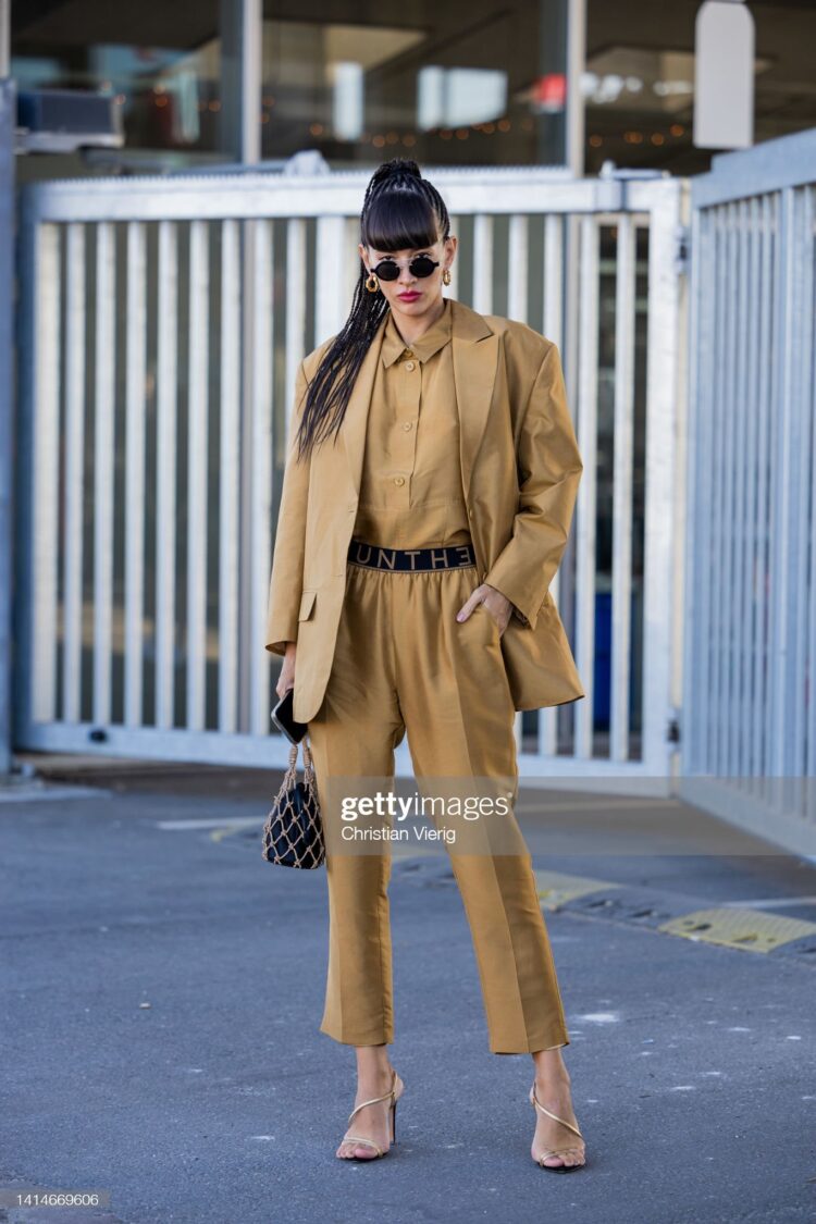 katya tolstova feet 5