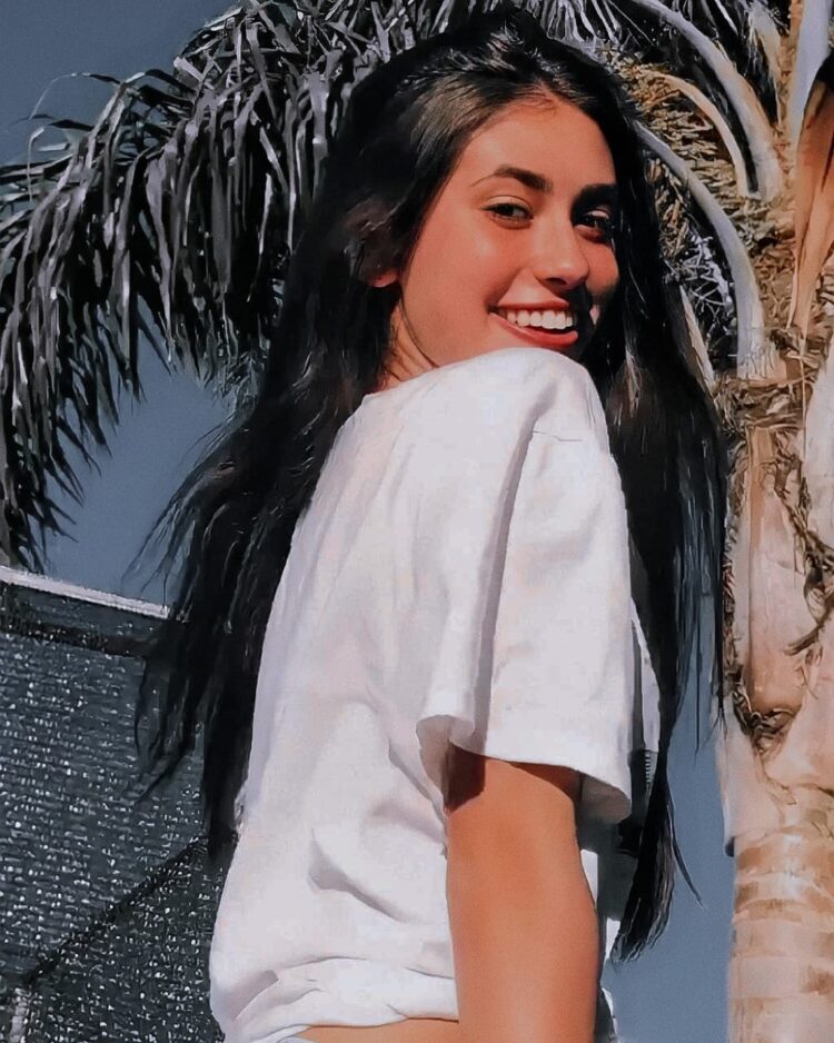 kauana hofema feet 1