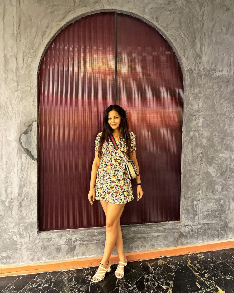 kaveri priyam feet 4