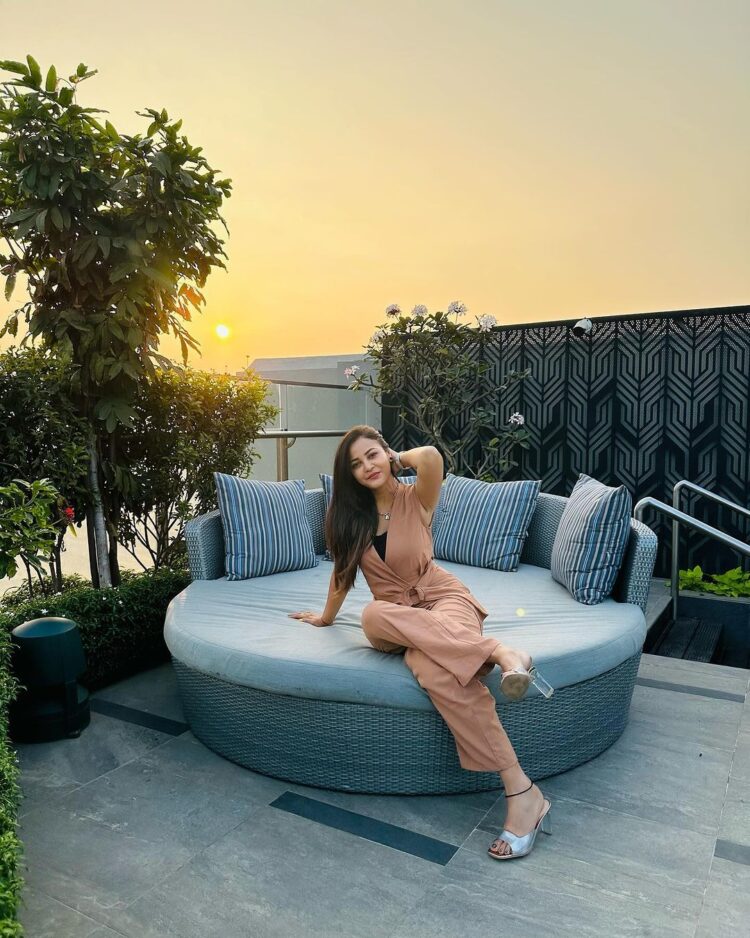 kaveri priyam feet 5