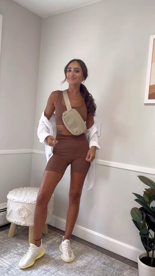 kaylaaoliveiraa feet 3