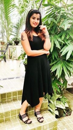 keerthana podhuval feet 1