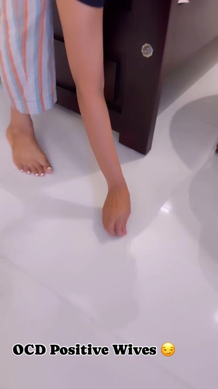 keerthi shanthanu feet 4