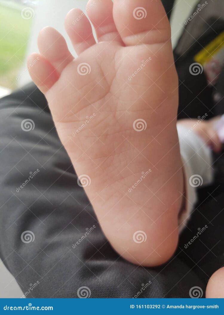 kelanis smith feet 3