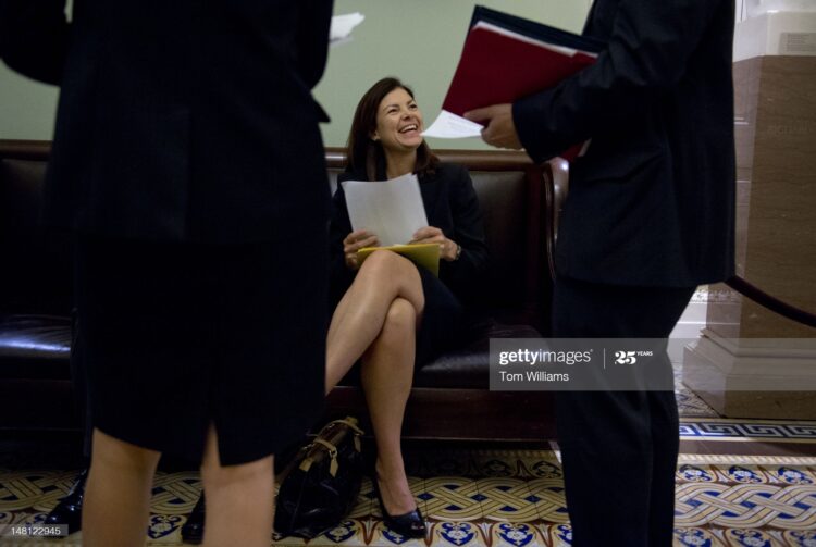 kelly ayotte feet