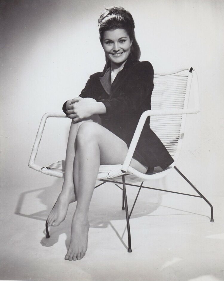 kelly claireth feet 1