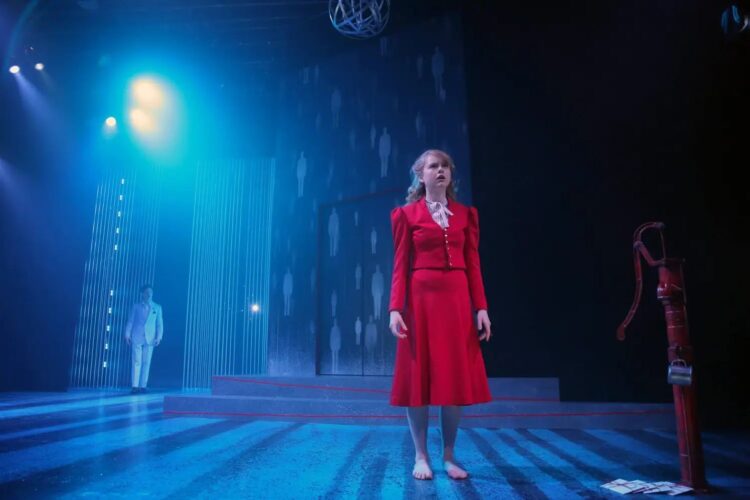 kelly elizabeth jensen feet 5