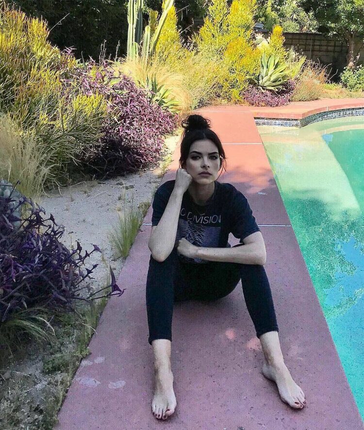 kelly oxford feet 2