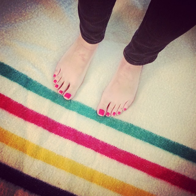 kelly oxford feet 4
