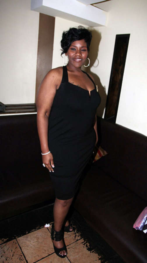 kelly price feet 5