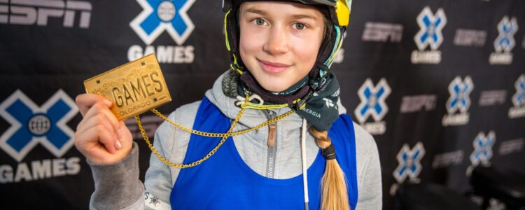 kelly sildaru feet 6