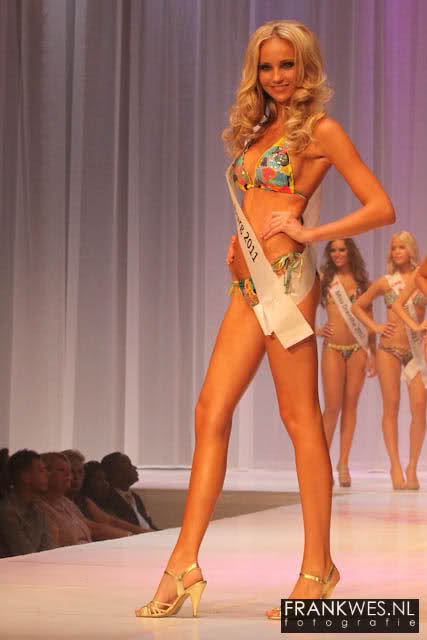 kelly weekers feet 4