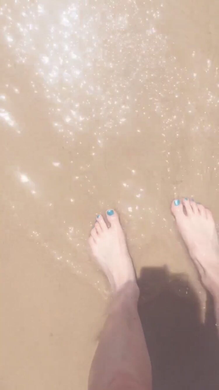 kelsey ellison feet