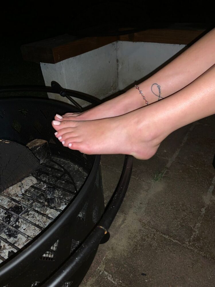kelsey lewis feet 2