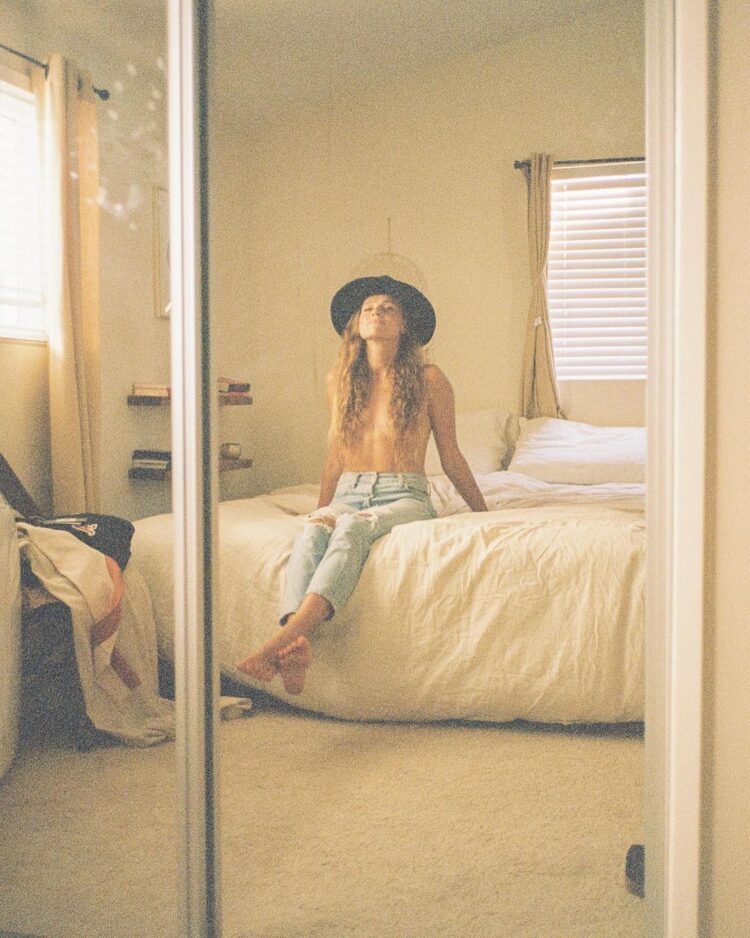 kelsey robinson feet 3