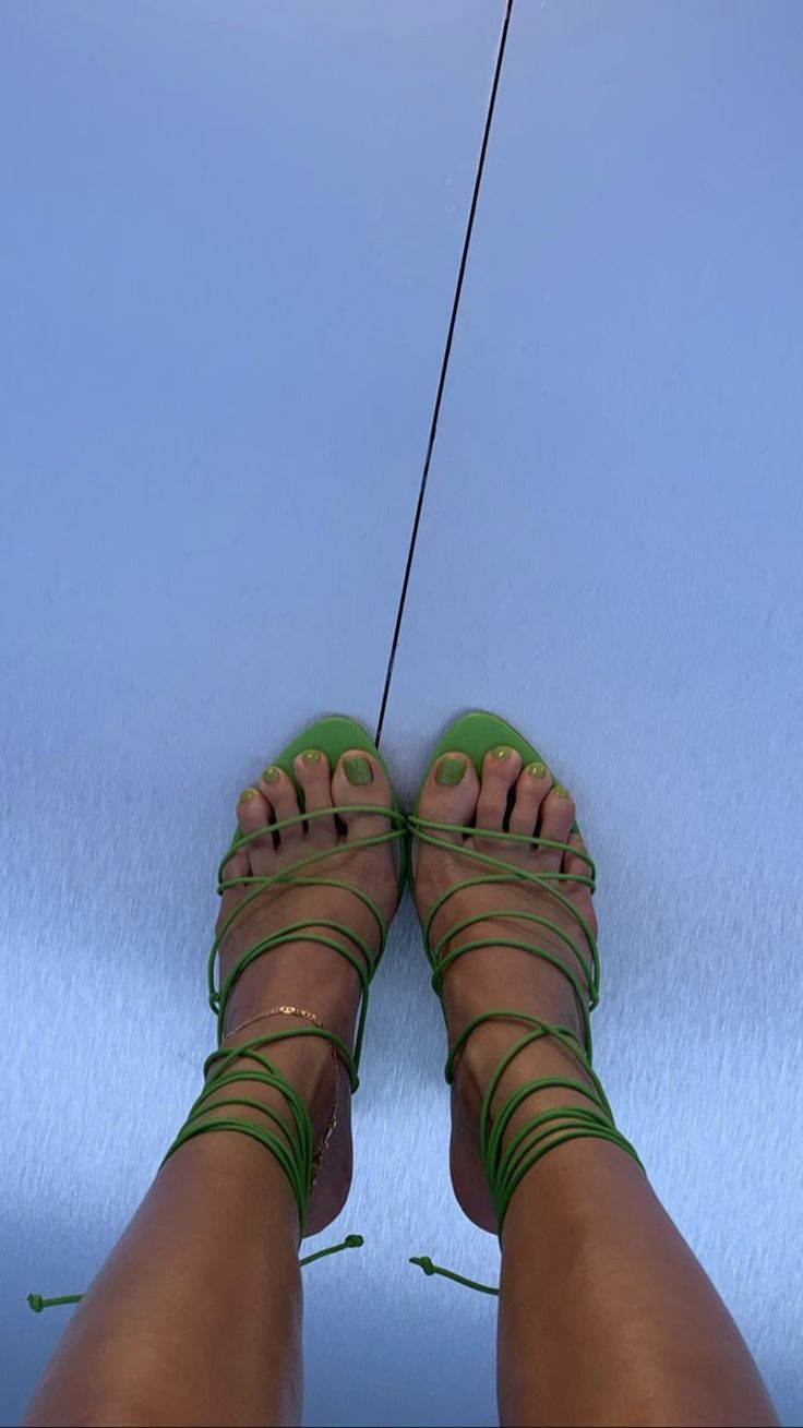 kendall jenner feet