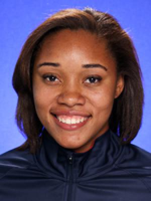 kendelle cooper feet 4