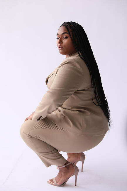 kendra austin feet 1