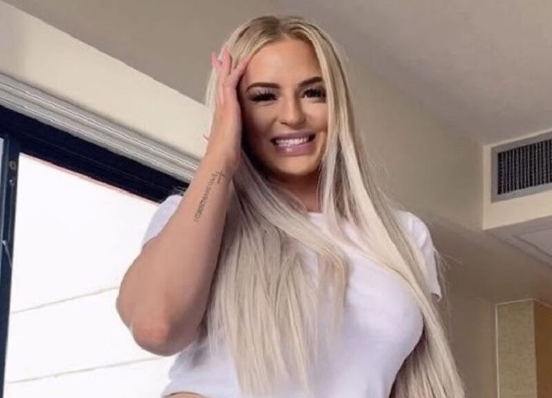 kendra karter feet 4