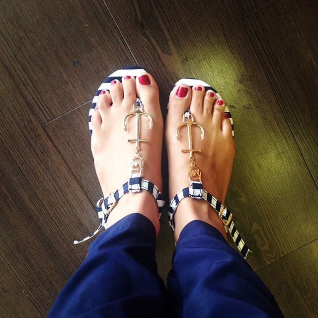 kendra santacruz feet 6 rotated